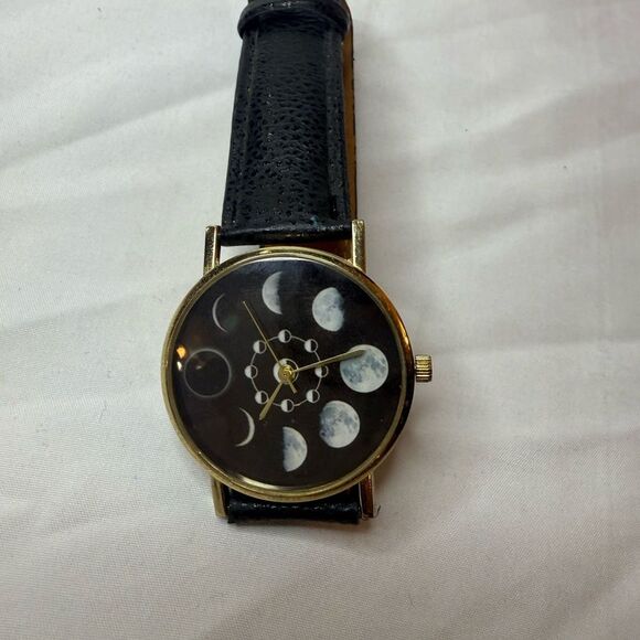Hot Topic Accessories - Hot Topic Black and Gold Blackheart Moon Phases Watch